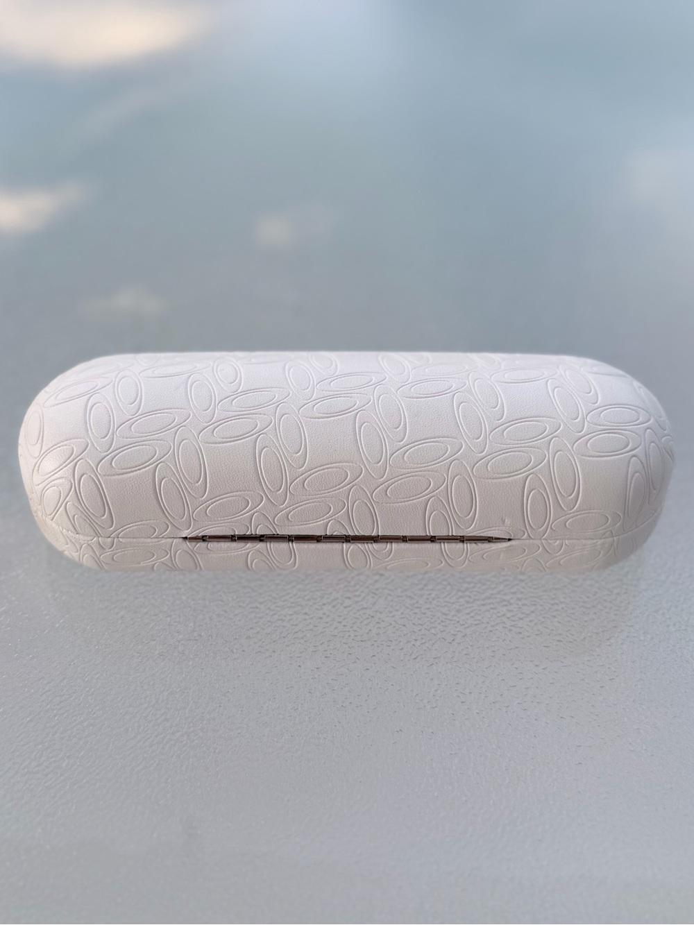 Oakley White Embossed O Sunglass/Eyeglass Hard Case - Picture 5 of 7